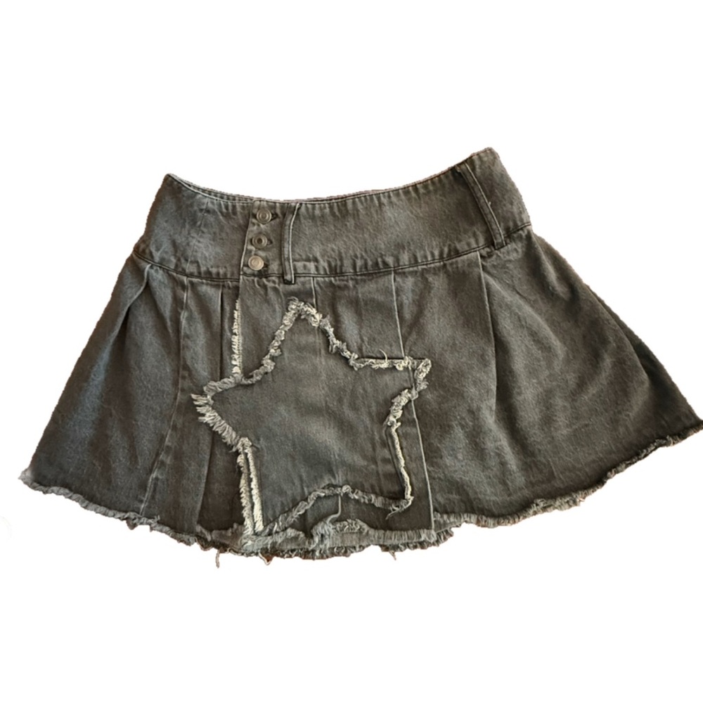 Social Collision Gray Frayed Pleated Skater Mini Skirt Size Large